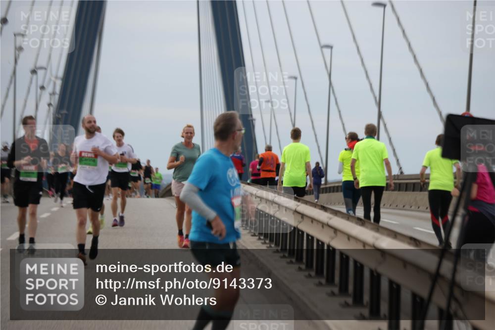 03.10.2025 - Köhlbrandbrückenlauf Jannik Wohlers http://msf.ph/oto/9143373 03.10.2025 15:44:44 Position 1  meine-sportfotos.de