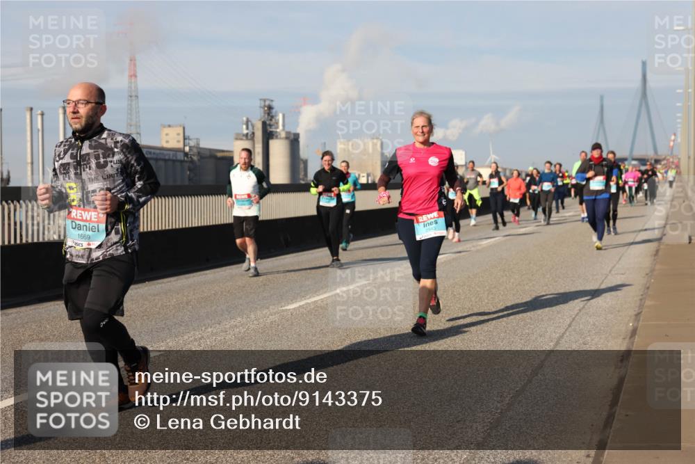 03.10.2025 - Köhlbrandbrückenlauf Lena Gebhardt http://msf.ph/oto/9143375 03.10.2025 10:01:13 Position 2 1669 meine-sportfotos.de