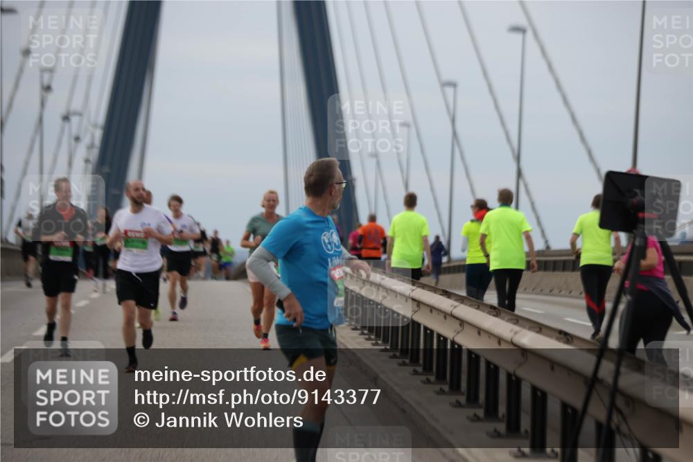 03.10.2025 - Köhlbrandbrückenlauf Jannik Wohlers http://msf.ph/oto/9143377 03.10.2025 15:44:44 Position 1  meine-sportfotos.de