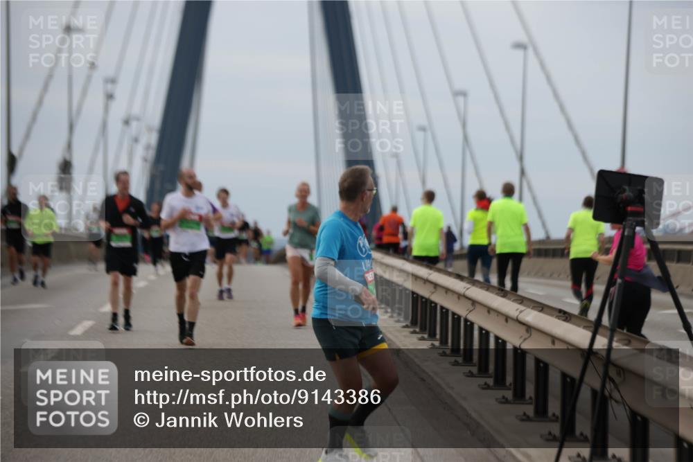 03.10.2025 - Köhlbrandbrückenlauf Jannik Wohlers http://msf.ph/oto/9143386 03.10.2025 15:44:44 Position 1  meine-sportfotos.de