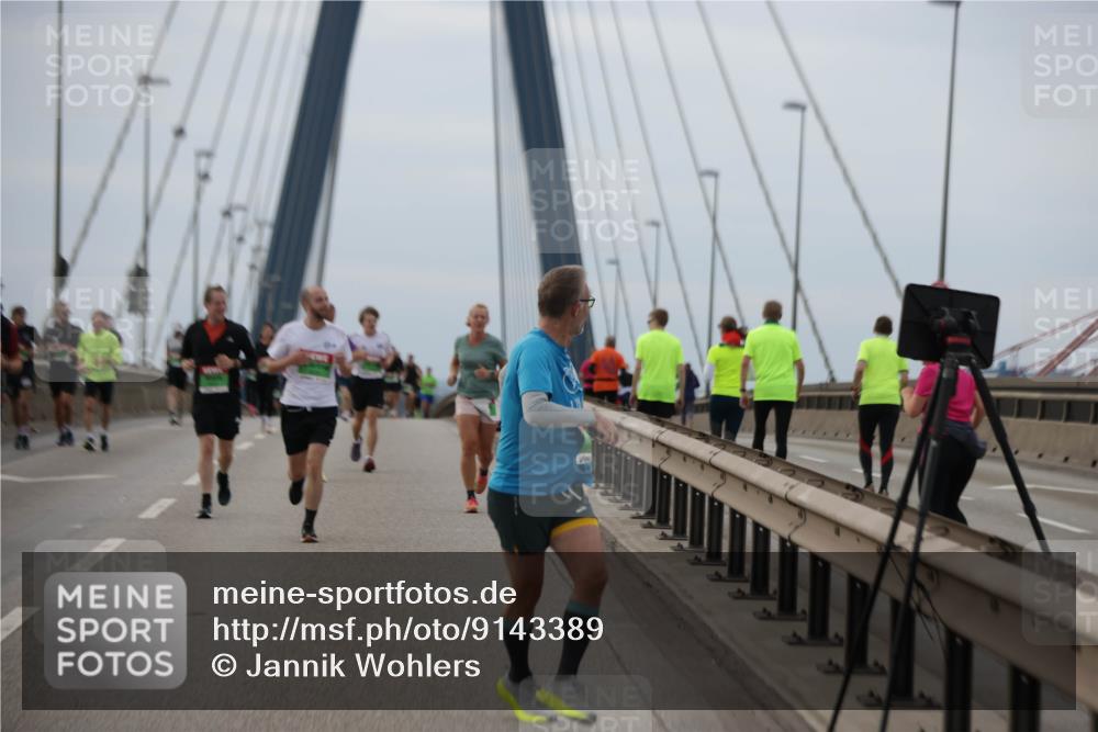 03.10.2025 - Köhlbrandbrückenlauf Jannik Wohlers http://msf.ph/oto/9143389 03.10.2025 15:44:44 Position 1  meine-sportfotos.de