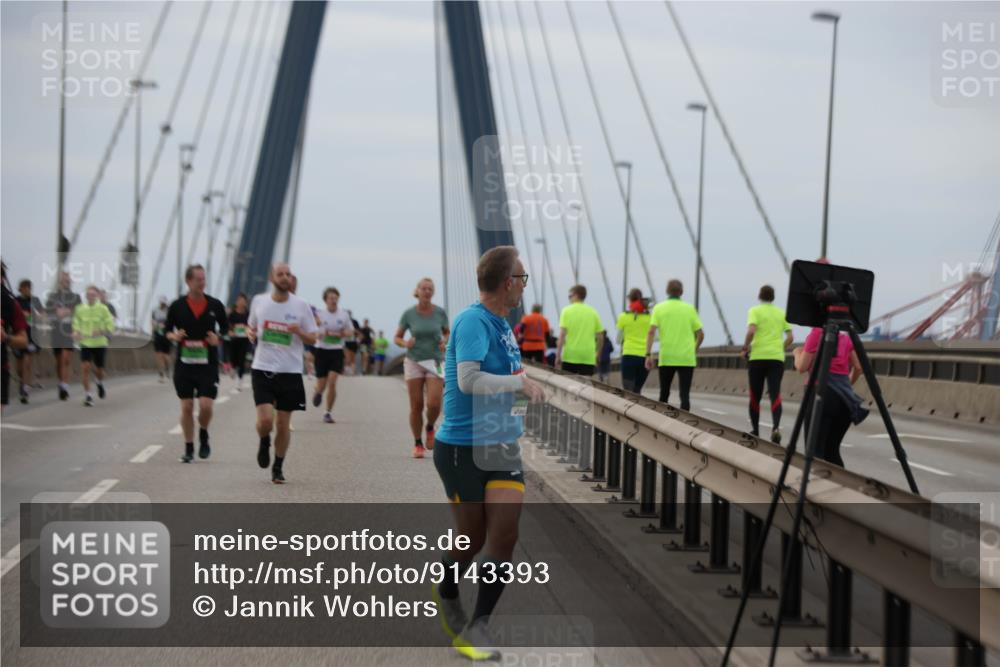 03.10.2025 - Köhlbrandbrückenlauf Jannik Wohlers http://msf.ph/oto/9143393 03.10.2025 15:44:44 Position 1  meine-sportfotos.de