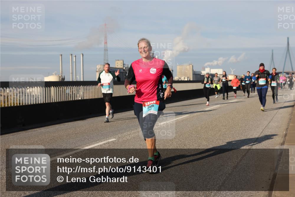 03.10.2025 - Köhlbrandbrückenlauf Lena Gebhardt http://msf.ph/oto/9143401 03.10.2025 10:01:14 Position 2 1943 meine-sportfotos.de