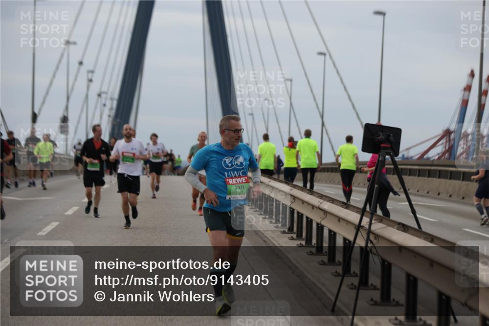 03.10.2025 - Köhlbrandbrückenlauf Jannik Wohlers http://msf.ph/oto/9143405 03.10.2025 15:44:45 Position 1 35, 7283 meine-sportfotos.de