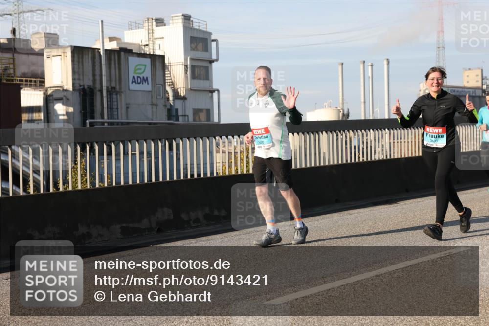 03.10.2025 - Köhlbrandbrückenlauf Lena Gebhardt http://msf.ph/oto/9143421 03.10.2025 10:01:16 Position 2 2690, 3480 meine-sportfotos.de