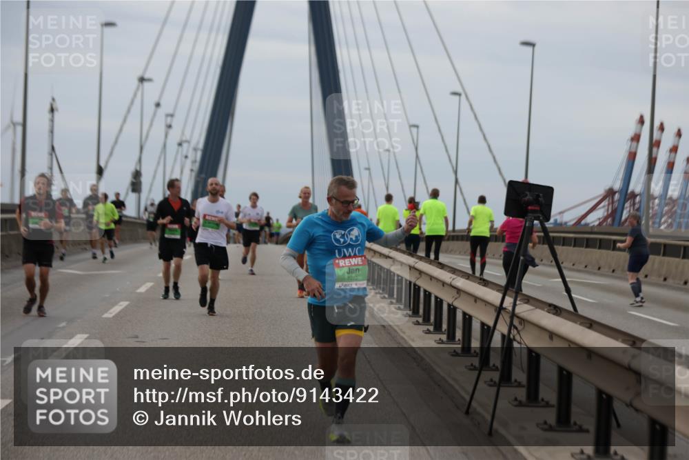 03.10.2025 - Köhlbrandbrückenlauf Jannik Wohlers http://msf.ph/oto/9143422 03.10.2025 15:44:45 Position 1 3, 7283 meine-sportfotos.de