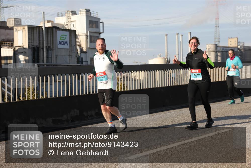 03.10.2025 - Köhlbrandbrückenlauf Lena Gebhardt http://msf.ph/oto/9143423 03.10.2025 10:01:16 Position 2 2690, 3480, 55 meine-sportfotos.de