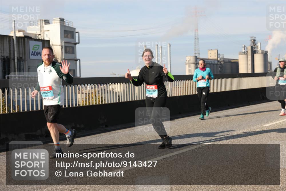 03.10.2025 - Köhlbrandbrückenlauf Lena Gebhardt http://msf.ph/oto/9143427 03.10.2025 10:01:17 Position 2 2690, 3480 meine-sportfotos.de