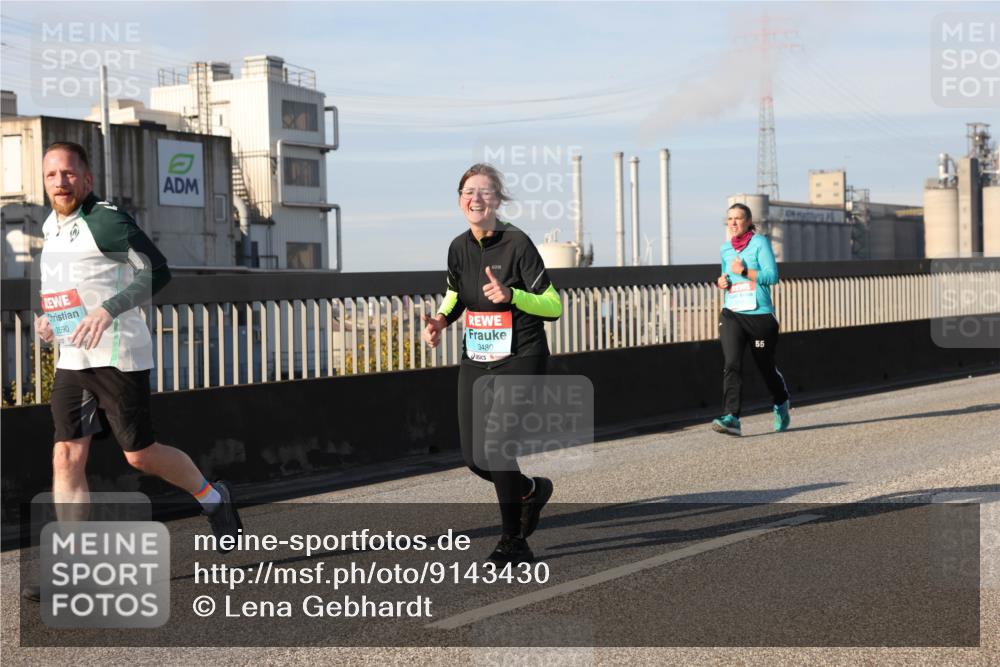 03.10.2025 - Köhlbrandbrückenlauf Lena Gebhardt http://msf.ph/oto/9143430 03.10.2025 10:01:17 Position 2 2690, 3480, 55 meine-sportfotos.de