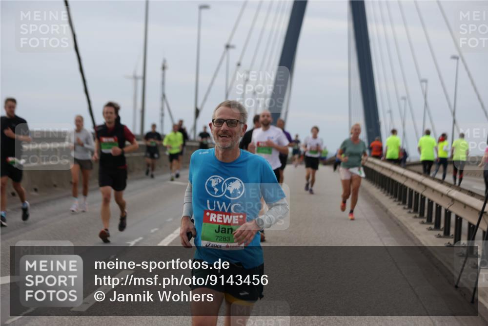 03.10.2025 - Köhlbrandbrückenlauf Jannik Wohlers http://msf.ph/oto/9143456 03.10.2025 15:44:47 Position 1 7283 meine-sportfotos.de