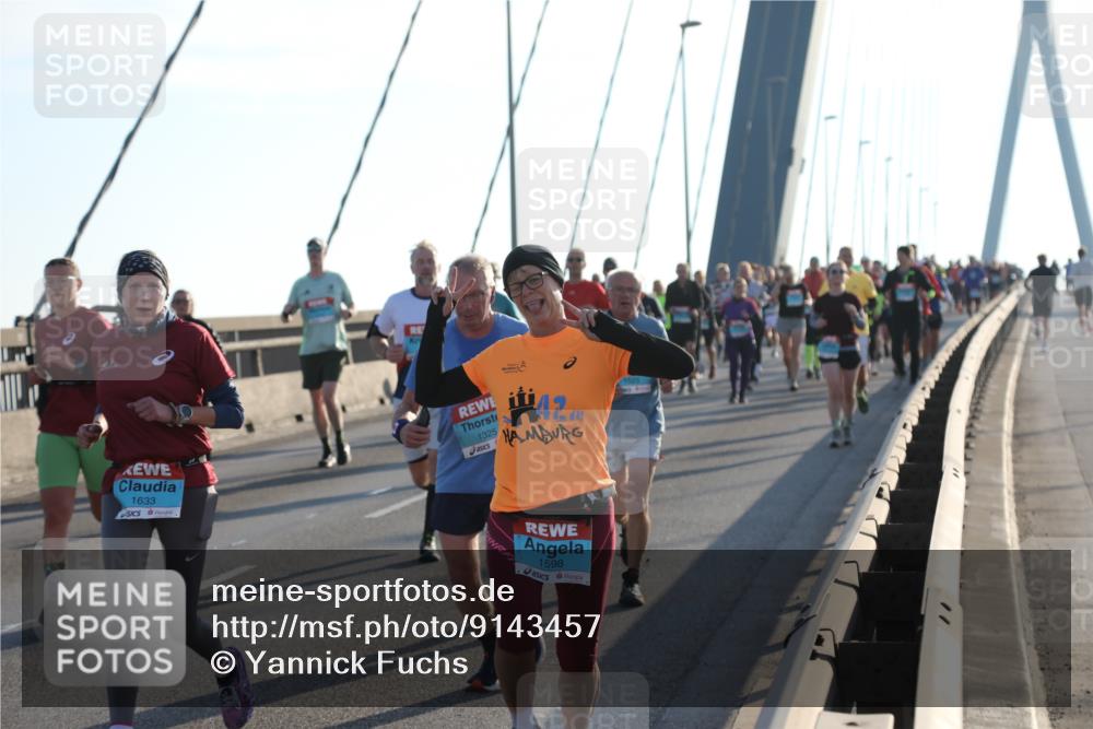 03.10.2025 - Köhlbrandbrückenlauf Yannick Fuchs http://msf.ph/oto/9143457 03.10.2025 08:30:28 Position 2 1633, 1325, 42, 1598 meine-sportfotos.de