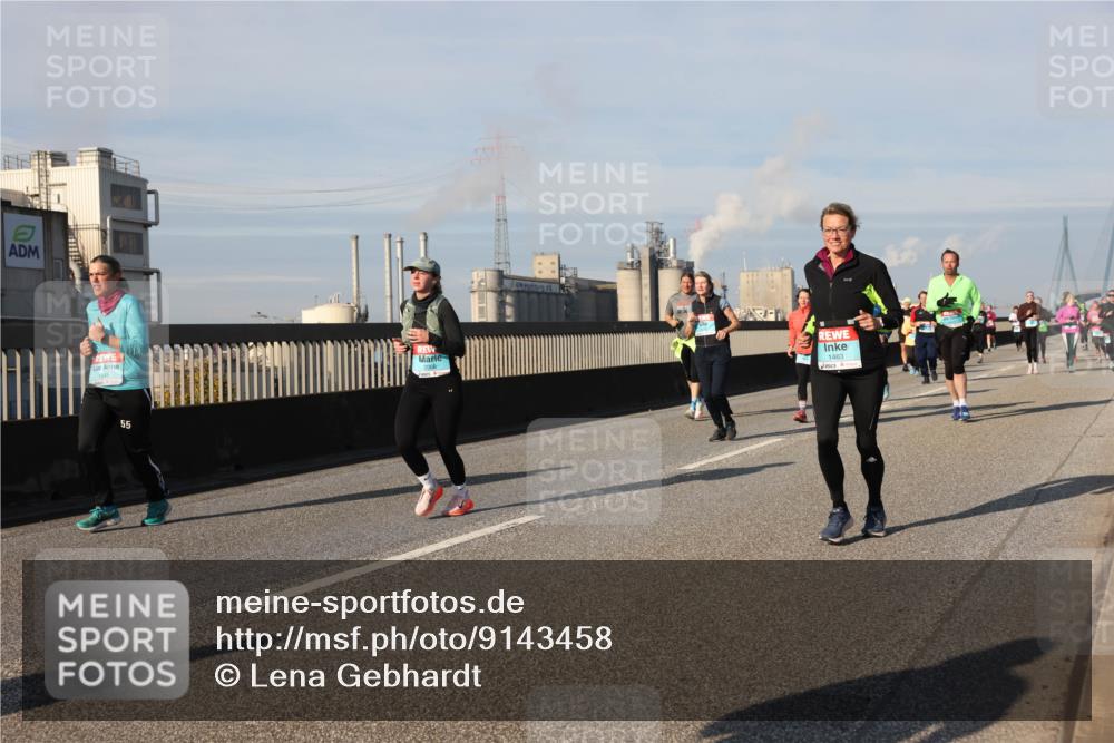 03.10.2025 - Köhlbrandbrückenlauf Lena Gebhardt http://msf.ph/oto/9143458 03.10.2025 10:01:19 Position 2 55, 1463 meine-sportfotos.de