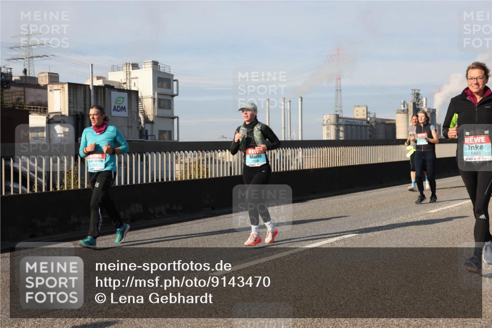 03.10.2025 - Köhlbrandbrückenlauf Lena Gebhardt http://msf.ph/oto/9143470 03.10.2025 10:01:19 Position 2 55, 2068, 1463 meine-sportfotos.de