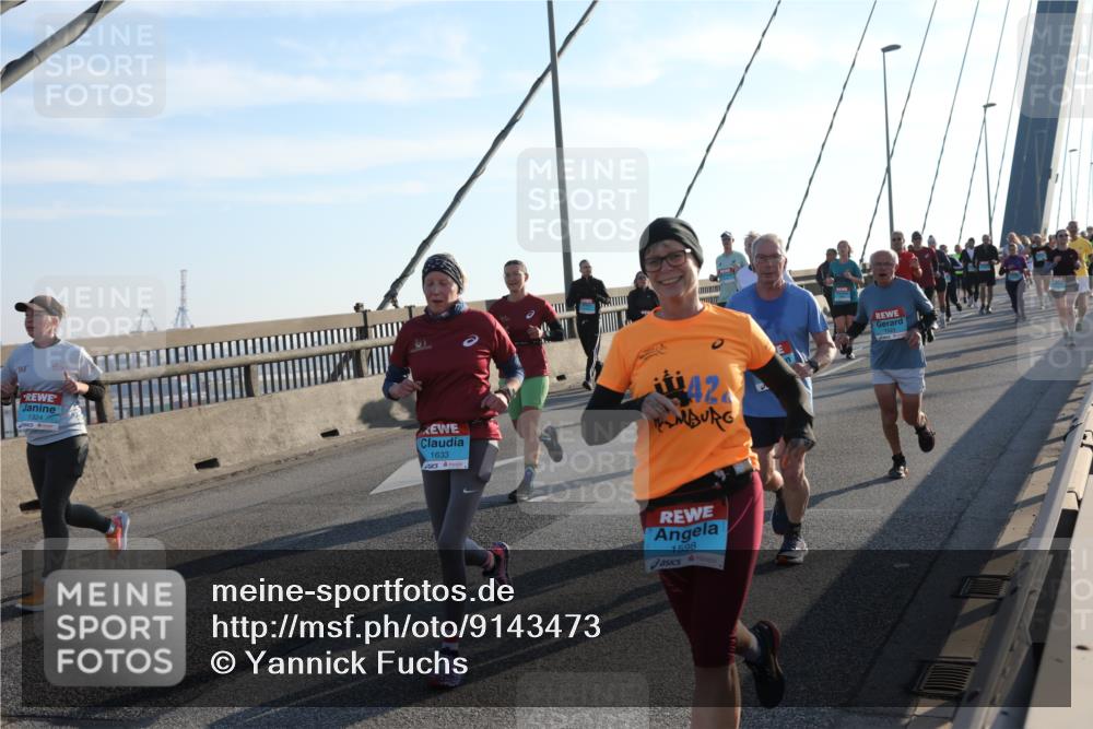 03.10.2025 - Köhlbrandbrückenlauf Yannick Fuchs http://msf.ph/oto/9143473 03.10.2025 08:30:29 Position 2 361, 1324, 1633, 42, 1598 meine-sportfotos.de