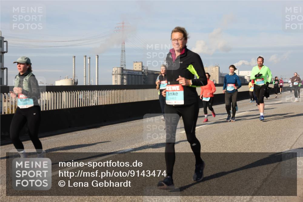 03.10.2025 - Köhlbrandbrückenlauf Lena Gebhardt http://msf.ph/oto/9143474 03.10.2025 10:01:20 Position 2 2068, 1463 meine-sportfotos.de