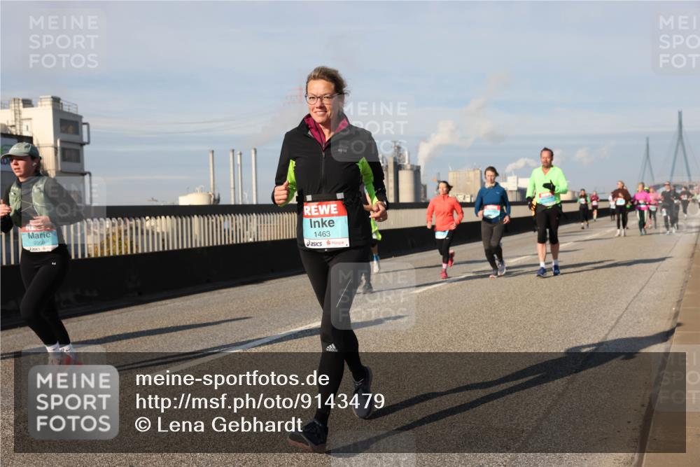 03.10.2025 - Köhlbrandbrückenlauf Lena Gebhardt http://msf.ph/oto/9143479 03.10.2025 10:01:20 Position 2 2068, 1463 meine-sportfotos.de