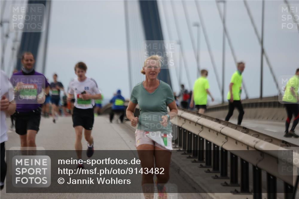 03.10.2025 - Köhlbrandbrückenlauf Jannik Wohlers http://msf.ph/oto/9143482 03.10.2025 15:44:49 Position 1  meine-sportfotos.de