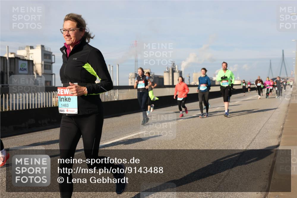 03.10.2025 - Köhlbrandbrückenlauf Lena Gebhardt http://msf.ph/oto/9143488 03.10.2025 10:01:20 Position 2 1463 meine-sportfotos.de