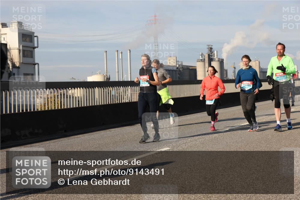 03.10.2025 - Köhlbrandbrückenlauf Lena Gebhardt http://msf.ph/oto/9143491 03.10.2025 10:01:21 Position 2  meine-sportfotos.de