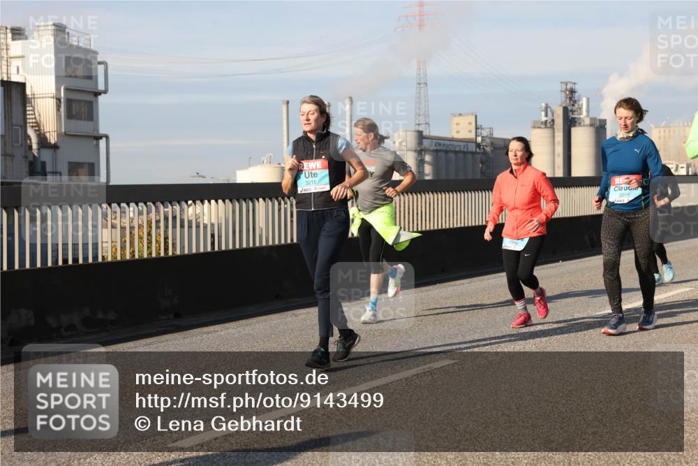 03.10.2025 - Köhlbrandbrückenlauf Lena Gebhardt http://msf.ph/oto/9143499 03.10.2025 10:01:21 Position 2 3215, 2916 meine-sportfotos.de