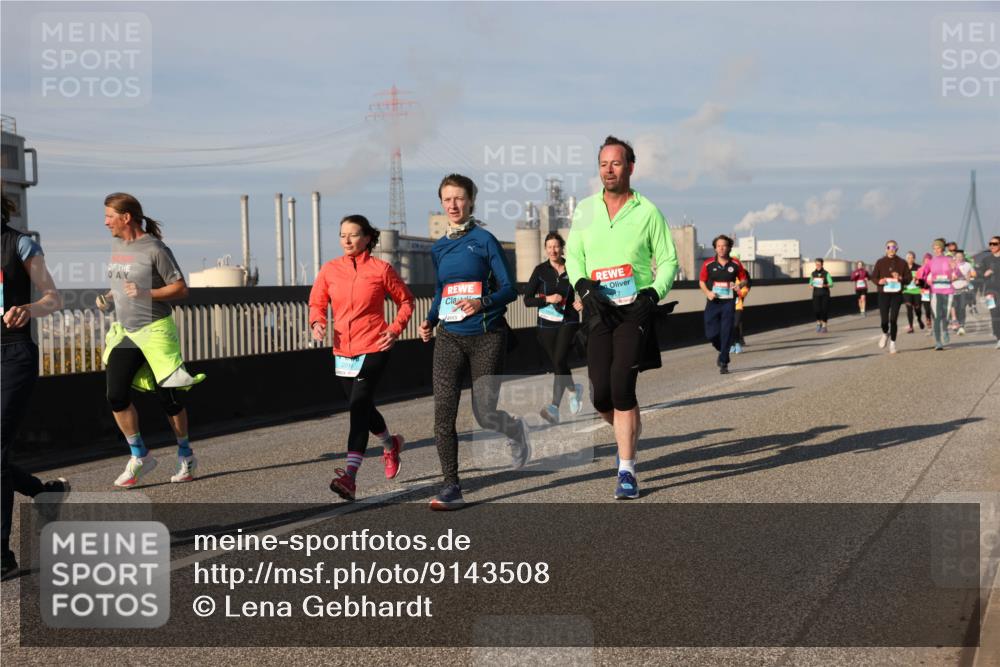 03.10.2025 - Köhlbrandbrückenlauf Lena Gebhardt http://msf.ph/oto/9143508 03.10.2025 10:01:22 Position 2  meine-sportfotos.de