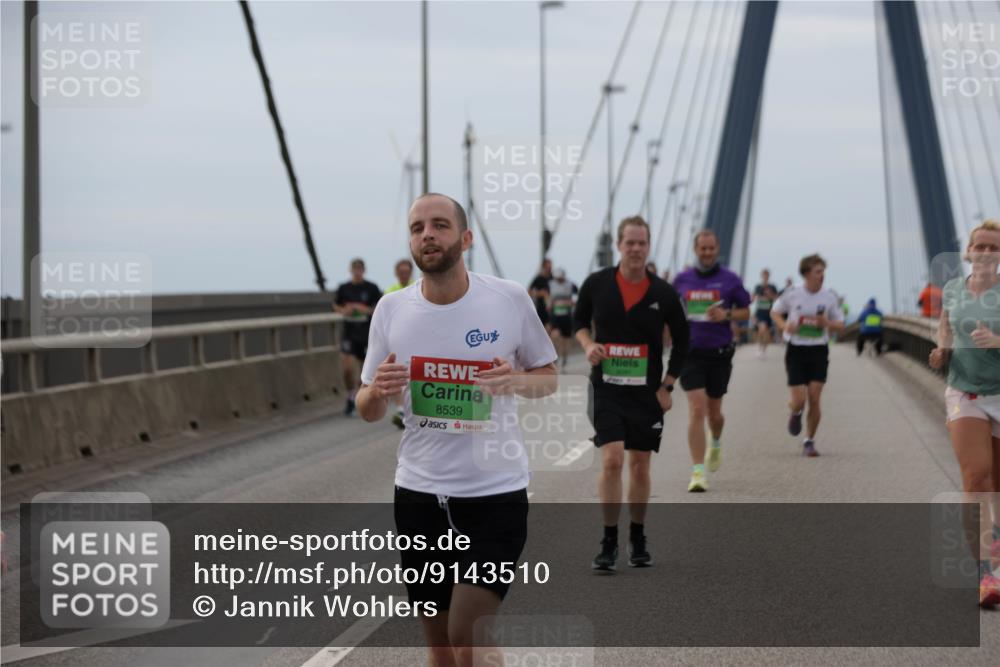 03.10.2025 - Köhlbrandbrückenlauf Jannik Wohlers http://msf.ph/oto/9143510 03.10.2025 15:44:50 Position 1 8539 meine-sportfotos.de