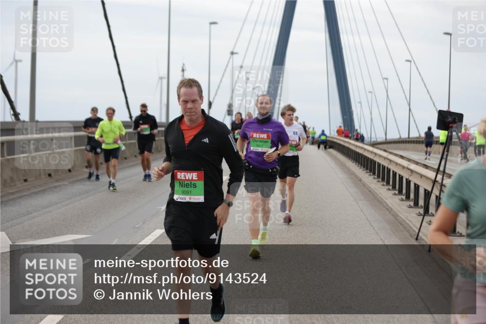 03.10.2025 - Köhlbrandbrückenlauf Jannik Wohlers http://msf.ph/oto/9143524 03.10.2025 15:44:53 Position 1 9091, 9410 meine-sportfotos.de
