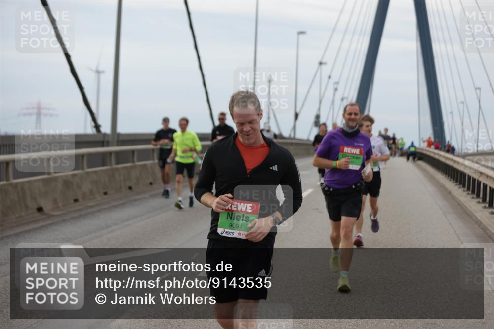 03.10.2025 - Köhlbrandbrückenlauf Jannik Wohlers http://msf.ph/oto/9143535 03.10.2025 15:44:53 Position 1 9091 meine-sportfotos.de