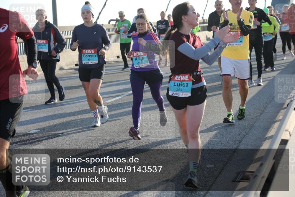 03.10.2025 - Köhlbrandbrückenlauf Yannick Fuchs http://msf.ph/oto/9143537 03.10.2025 08:30:34 Position 2 1287, 1801, 2015, 3642 meine-sportfotos.de