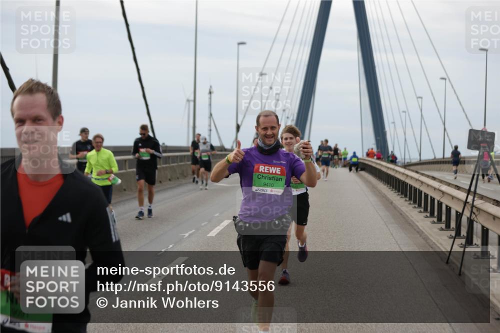 03.10.2025 - Köhlbrandbrückenlauf Jannik Wohlers http://msf.ph/oto/9143556 03.10.2025 15:44:54 Position 1 9091, 9410, 9543 meine-sportfotos.de