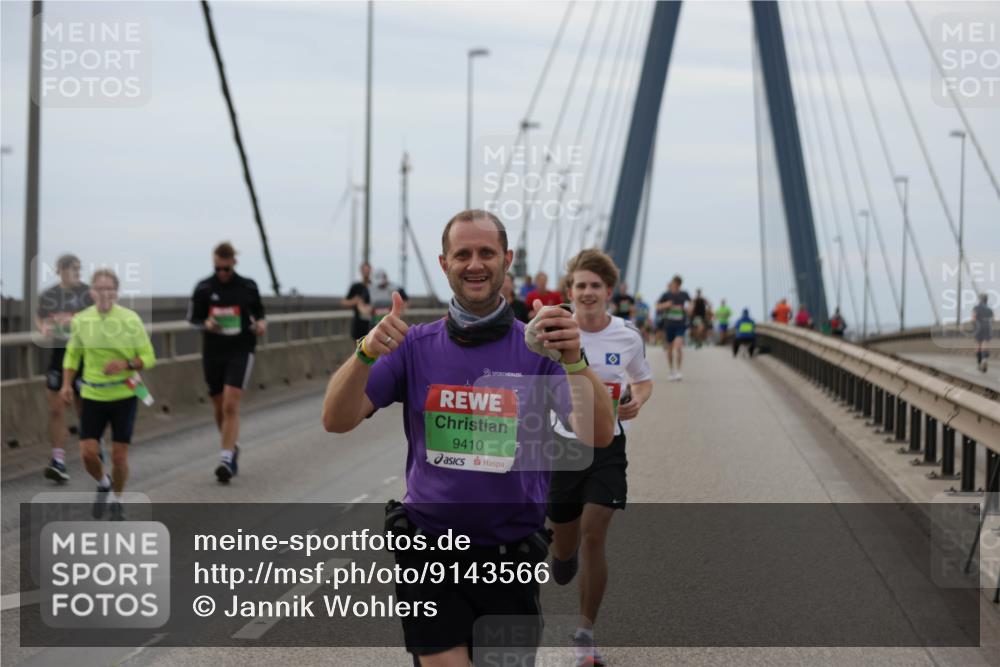 03.10.2025 - Köhlbrandbrückenlauf Jannik Wohlers http://msf.ph/oto/9143566 03.10.2025 15:44:55 Position 1 9410 meine-sportfotos.de