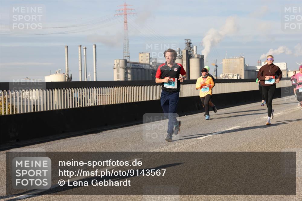 03.10.2025 - Köhlbrandbrückenlauf Lena Gebhardt http://msf.ph/oto/9143567 03.10.2025 10:01:25 Position 2  meine-sportfotos.de
