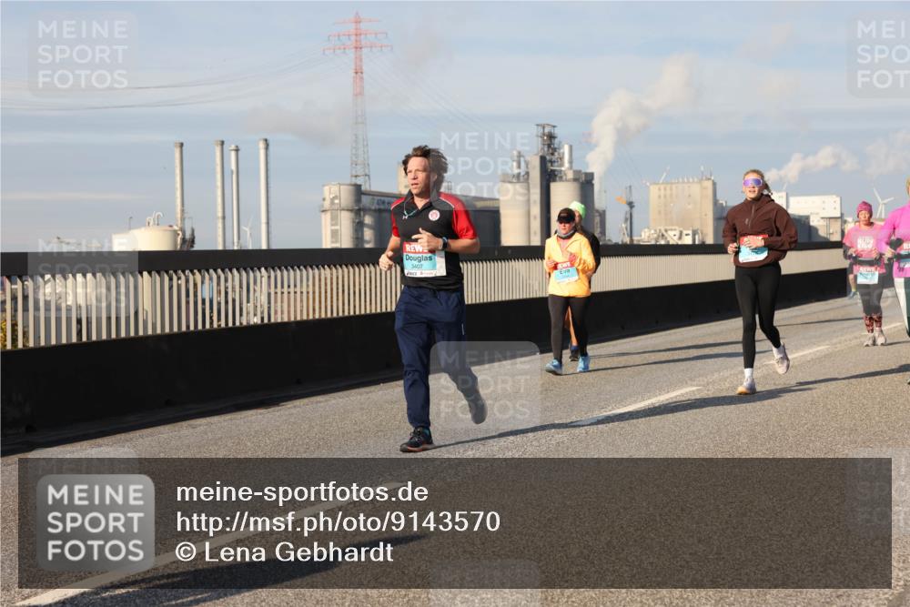 03.10.2025 - Köhlbrandbrückenlauf Lena Gebhardt http://msf.ph/oto/9143570 03.10.2025 10:01:25 Position 2 3407 meine-sportfotos.de