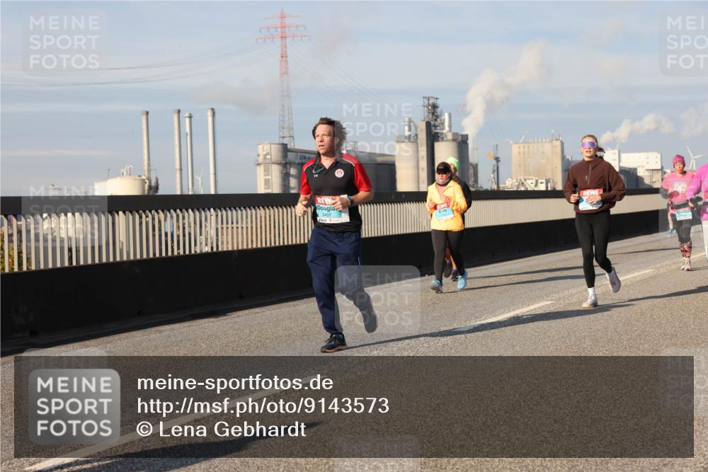 03.10.2025 - Köhlbrandbrückenlauf Lena Gebhardt http://msf.ph/oto/9143573 03.10.2025 10:01:25 Position 2 3407 meine-sportfotos.de
