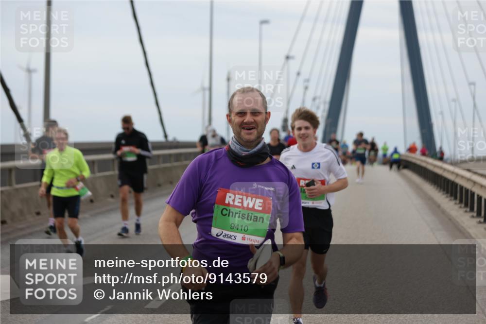 03.10.2025 - Köhlbrandbrückenlauf Jannik Wohlers http://msf.ph/oto/9143579 03.10.2025 15:44:55 Position 1 9410 meine-sportfotos.de