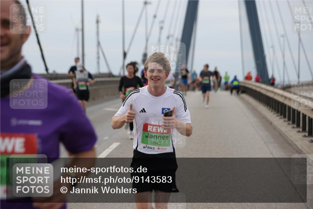 03.10.2025 - Köhlbrandbrückenlauf Jannik Wohlers http://msf.ph/oto/9143583 03.10.2025 15:44:55 Position 1 10, 9543 meine-sportfotos.de