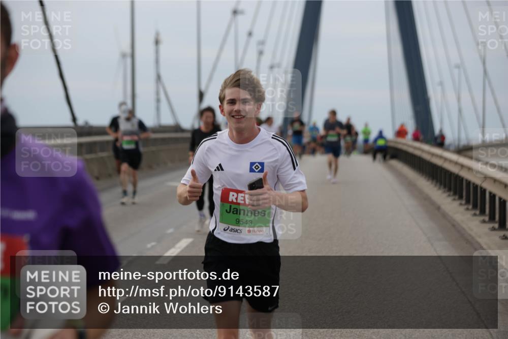 03.10.2025 - Köhlbrandbrückenlauf Jannik Wohlers http://msf.ph/oto/9143587 03.10.2025 15:44:56 Position 1 9543 meine-sportfotos.de