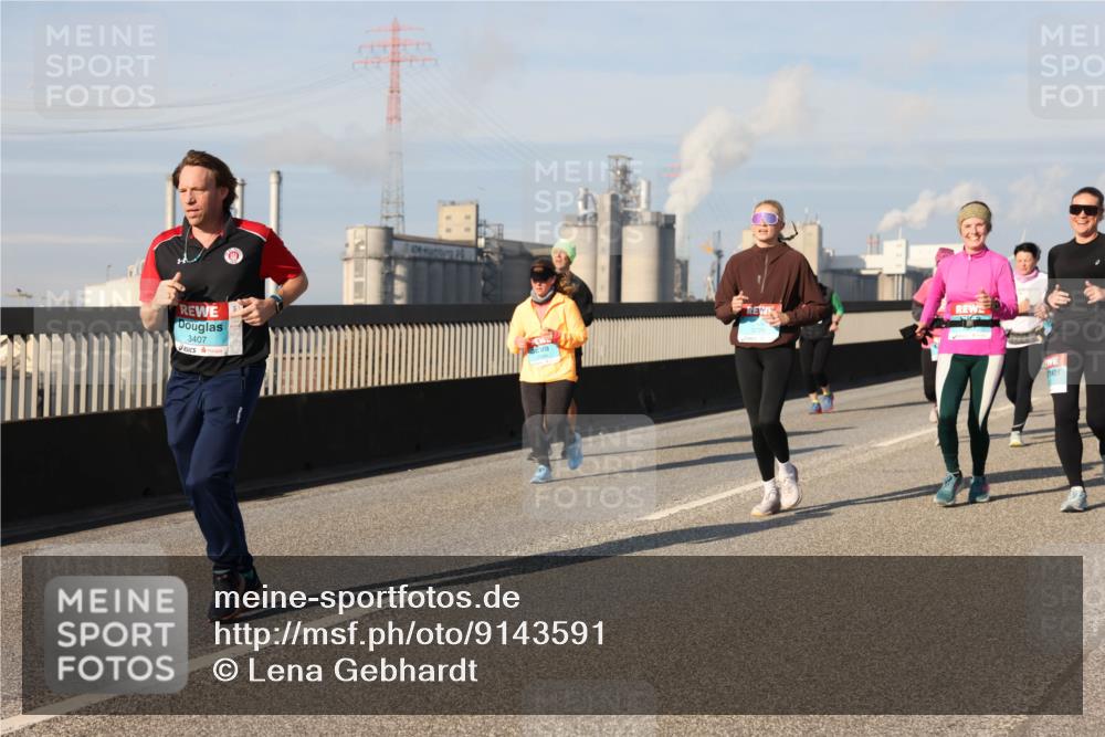 03.10.2025 - Köhlbrandbrückenlauf Lena Gebhardt http://msf.ph/oto/9143591 03.10.2025 10:01:26 Position 2 3407 meine-sportfotos.de