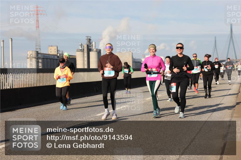 03.10.2025 - Köhlbrandbrückenlauf Lena Gebhardt http://msf.ph/oto/9143594 03.10.2025 10:01:26 Position 2 1994, 3770 meine-sportfotos.de