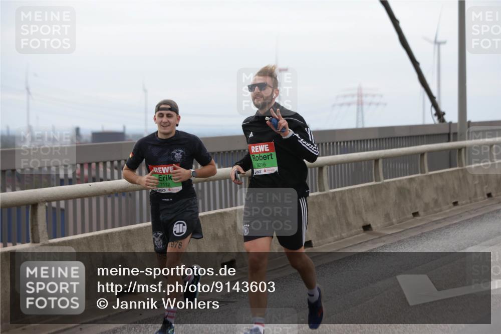 03.10.2025 - Köhlbrandbrückenlauf Jannik Wohlers http://msf.ph/oto/9143603 03.10.2025 15:44:58 Position 1 7112, 9216, 98, 1978 meine-sportfotos.de
