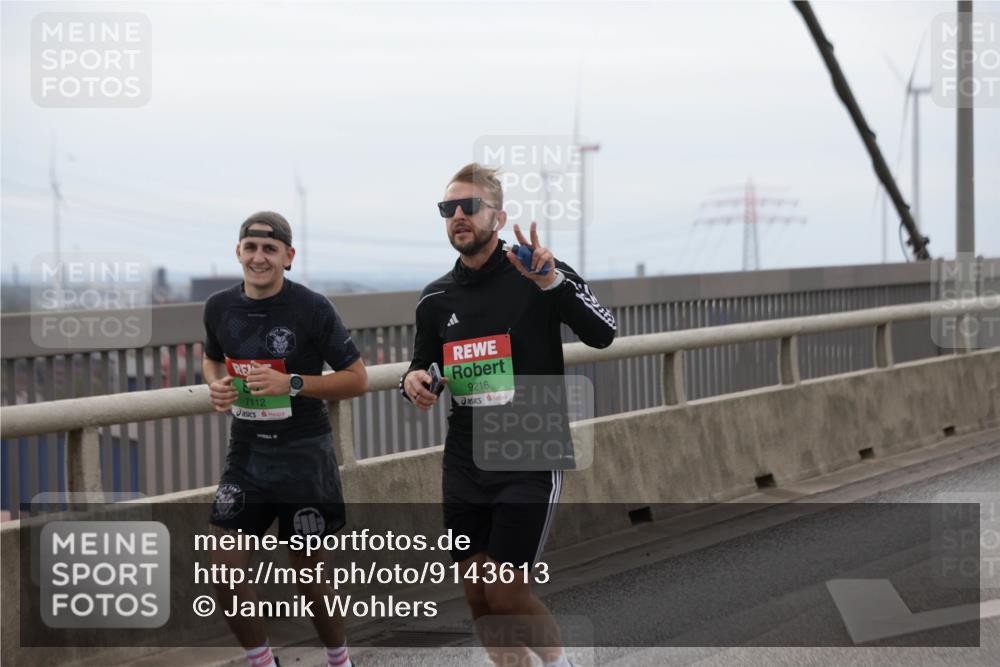 03.10.2025 - Köhlbrandbrückenlauf Jannik Wohlers http://msf.ph/oto/9143613 03.10.2025 15:44:58 Position 1 7112, 9216, 1902 meine-sportfotos.de
