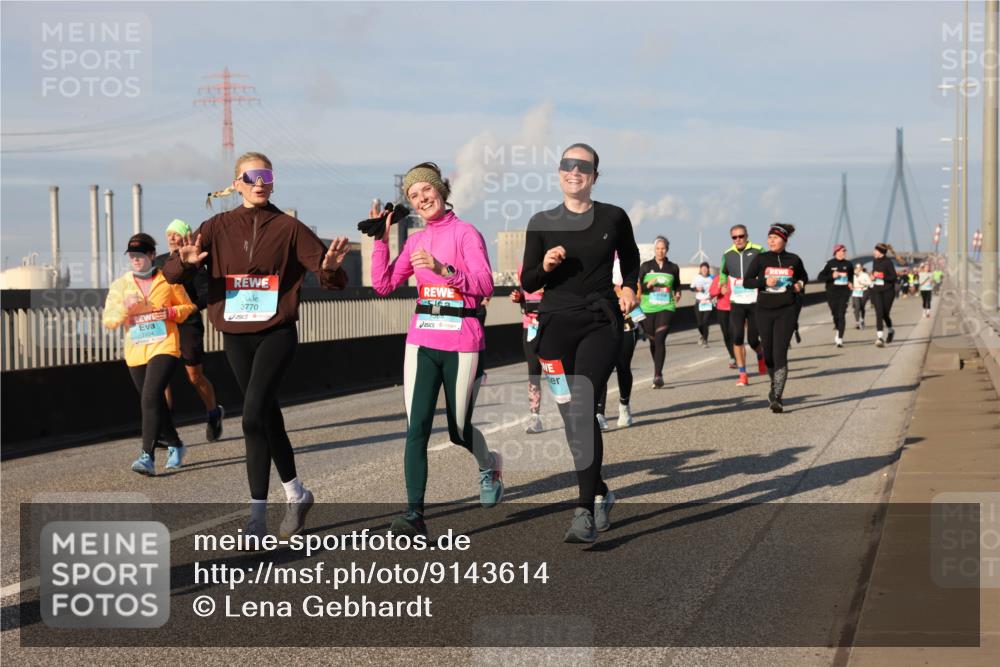 03.10.2025 - Köhlbrandbrückenlauf Lena Gebhardt http://msf.ph/oto/9143614 03.10.2025 10:01:28 Position 2 3770, 5162 meine-sportfotos.de