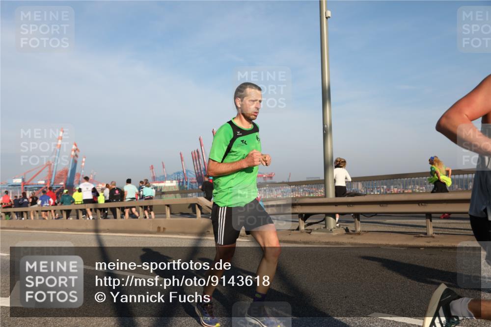 03.10.2025 - Köhlbrandbrückenlauf Yannick Fuchs http://msf.ph/oto/9143618 03.10.2025 08:30:49 Position 2 18 meine-sportfotos.de