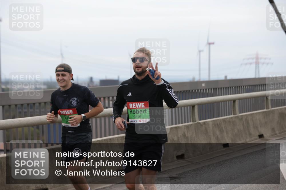 03.10.2025 - Köhlbrandbrückenlauf Jannik Wohlers http://msf.ph/oto/9143627 03.10.2025 15:44:59 Position 1 9216, 978 meine-sportfotos.de