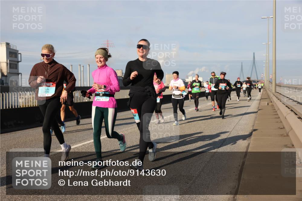 03.10.2025 - Köhlbrandbrückenlauf Lena Gebhardt http://msf.ph/oto/9143630 03.10.2025 10:01:28 Position 2 3770 meine-sportfotos.de