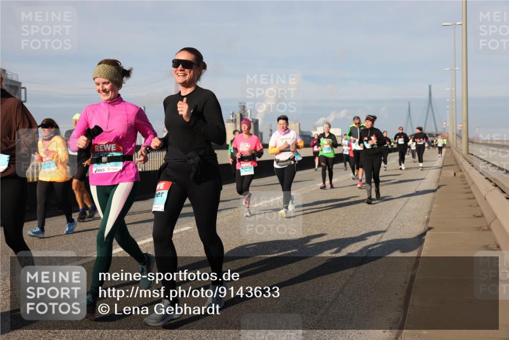 03.10.2025 - Köhlbrandbrückenlauf Lena Gebhardt http://msf.ph/oto/9143633 03.10.2025 10:01:29 Position 2  meine-sportfotos.de