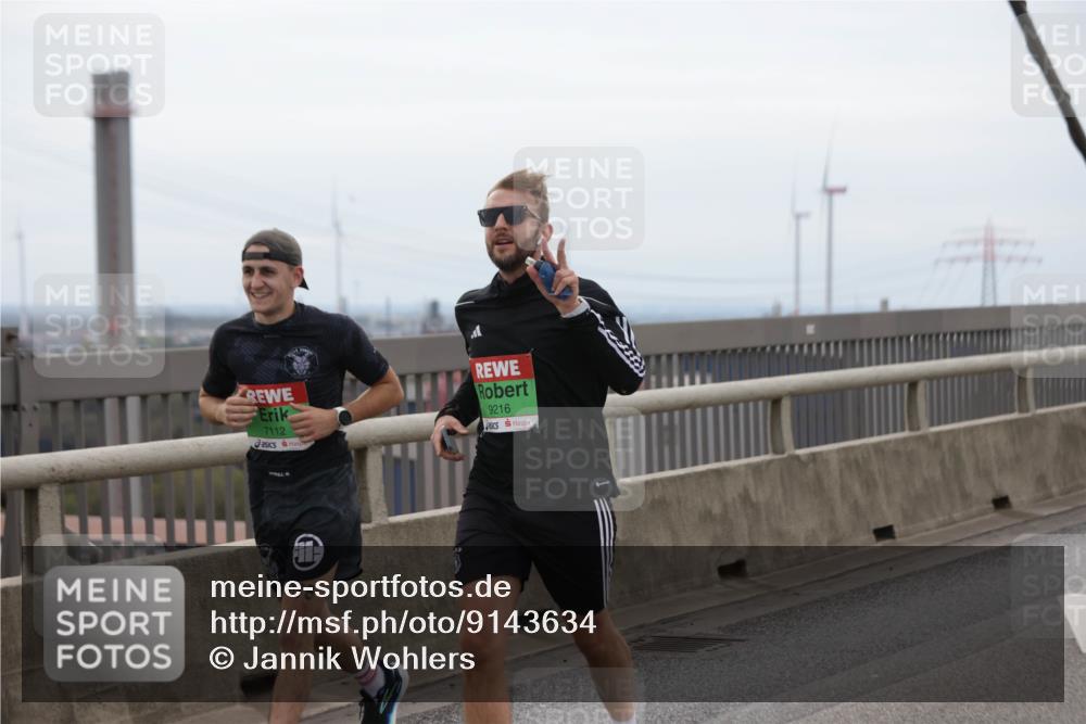 03.10.2025 - Köhlbrandbrückenlauf Jannik Wohlers http://msf.ph/oto/9143634 03.10.2025 15:44:59 Position 1 7112, 9216, 1978 meine-sportfotos.de