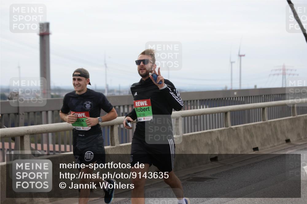 03.10.2025 - Köhlbrandbrückenlauf Jannik Wohlers http://msf.ph/oto/9143635 03.10.2025 15:44:59 Position 1 7112, 9216, 1978 meine-sportfotos.de