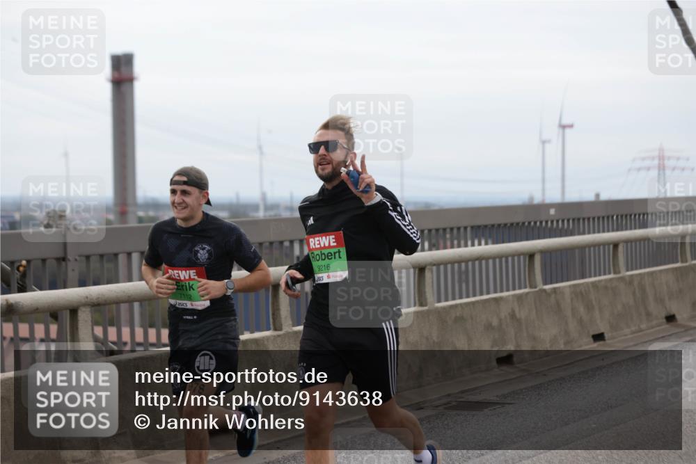 03.10.2025 - Köhlbrandbrückenlauf Jannik Wohlers http://msf.ph/oto/9143638 03.10.2025 15:44:59 Position 1 7112, 9216, 978 meine-sportfotos.de
