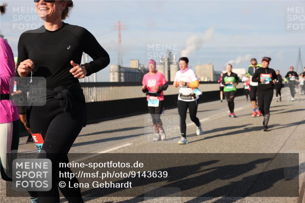 03.10.2025 - Köhlbrandbrückenlauf Lena Gebhardt http://msf.ph/oto/9143639 03.10.2025 10:01:29 Position 2  meine-sportfotos.de